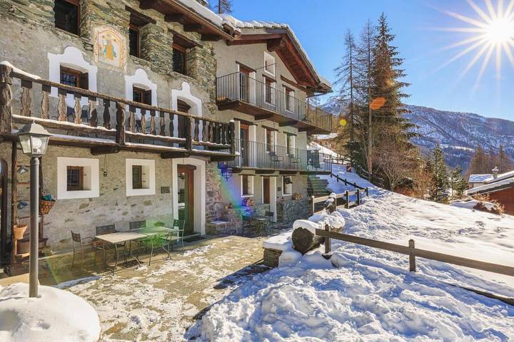 Chambre d’hôte pour 3 personnes, avec sauna et vue, animaux acceptés à Breuil-Cervinia