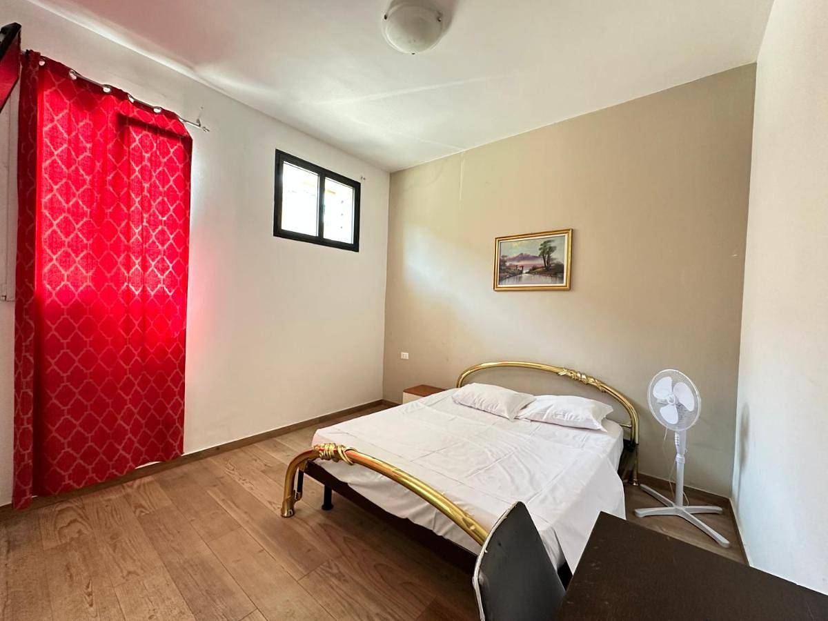 Superior King with Shared Bathroom in Mestre, Venedig
