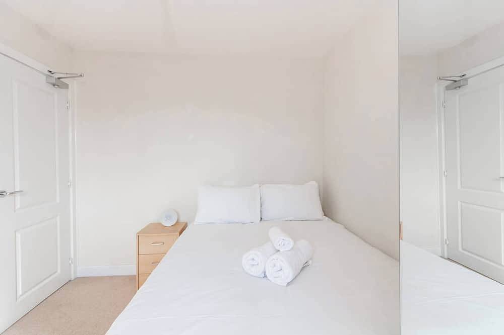 Homely 4Bd Townhouse Next to Hanley Park in Stoke-on-Trent, Midlands