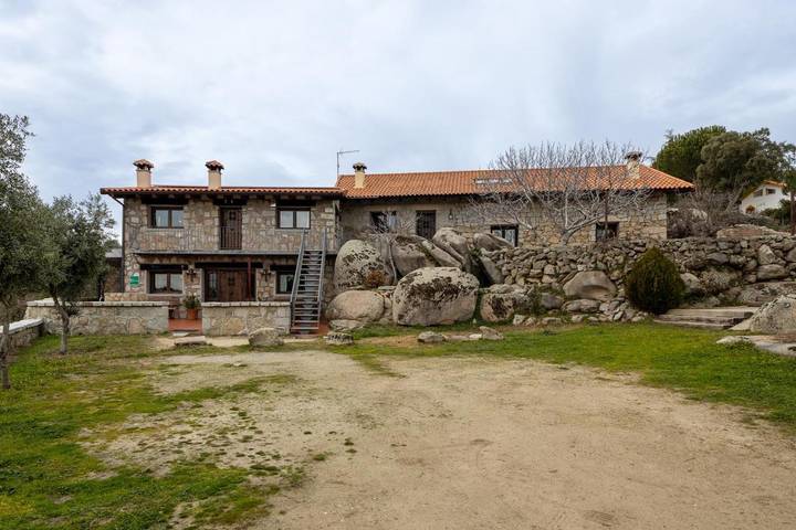 Chalet para 7 personas, con piscina además de jardín y terraza - 1