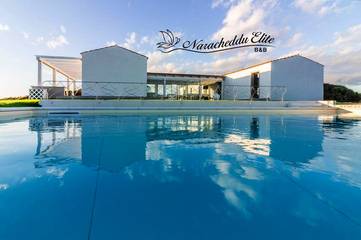 Chambre d’hôte pour 2 personnes, avec piscine ainsi que jardin et vue dans Santa Teresa Gallura
