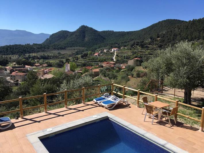 Casa rural para 12 personas, con jardín además de vistas y piscina, Se admiten mascotas en Yeste - 2
