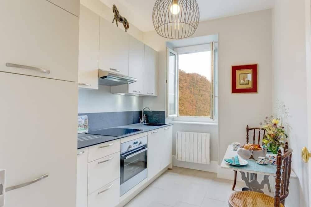 Appartement entier, Charmant appartement rénové à Chantilly avec WiFi et parking in Chantilly, Oise
