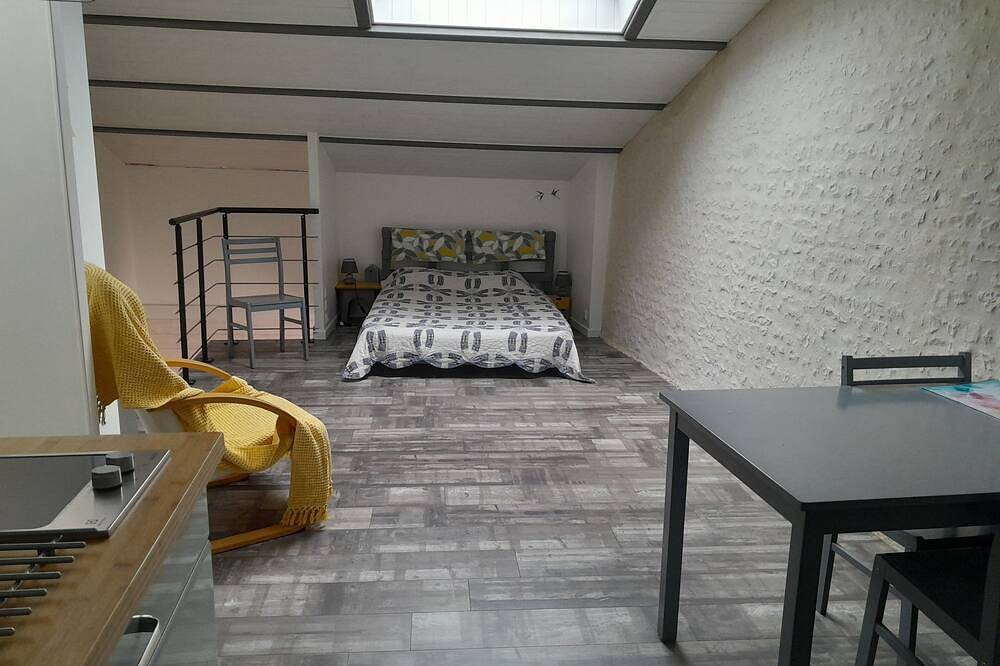 Appartement entier, Charmant studio au calme, idéal pour visiter La Rochelle et le marais poitevin in Dompierre-sur-Mer, Région de La Rochelle