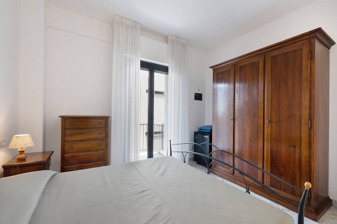 Apartamento entero, Apartamento "12 Mehari" que admite mascotas, con balcón y Wi-Fi in Varigotti, Finale Ligure Municipio