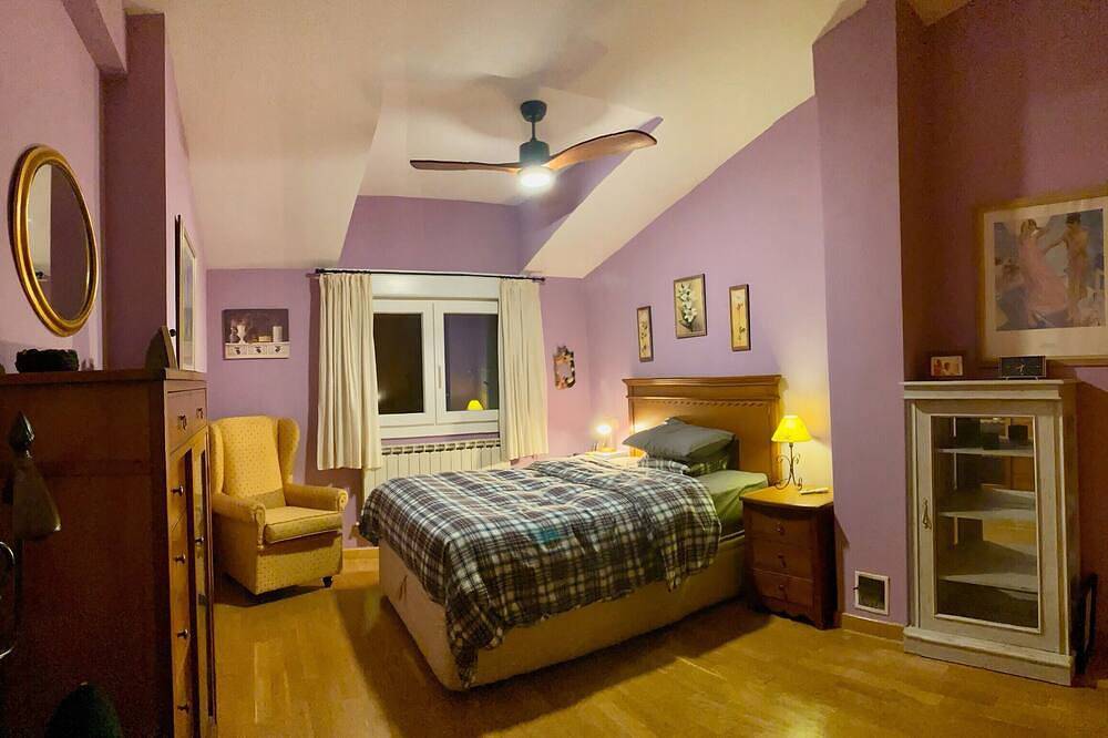 Casa Vacacional 'Plena Naturaleza Moralzarzal' con Vista a la Montaña, Piscina Compartida y Wi-Fi in Moralzarzal, Provincia de Madrid