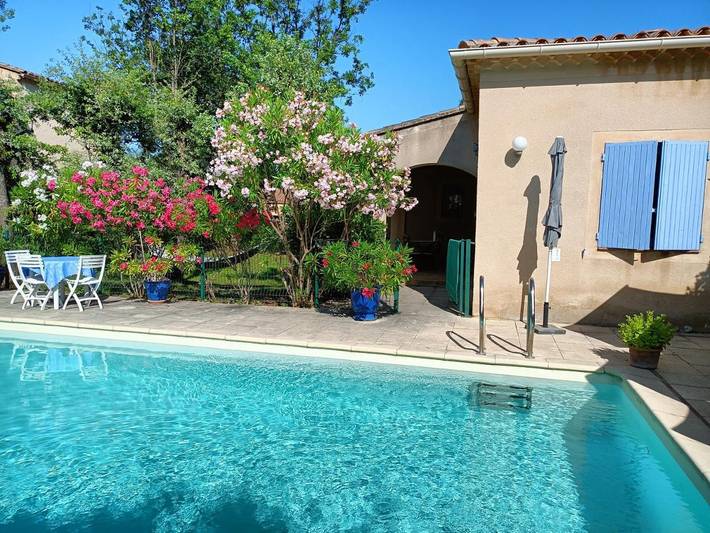 Villa pour 8 personnes, avec Terrasse ainsi que Jardin et Piscine