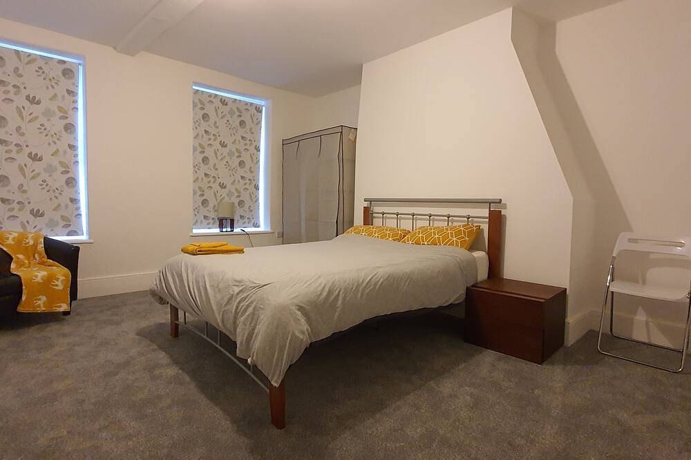 Entire apartment, Grace Apartments - Living Stone 2  Flat B in Ashford, Ashford region