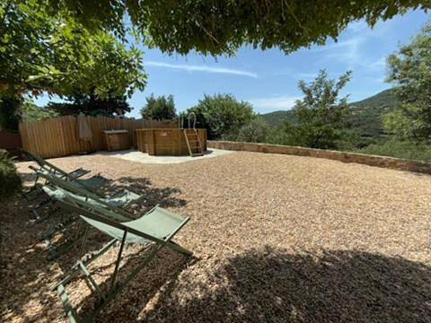 Location de vacances pour 12 personnes, avec terrasse ainsi que vue et piscine à La Tour-sur-Orb - 3