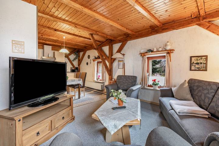 Ganze Wohnung, Ferienwohnung '1' mit gemeinsamer Terrasse und Wi-Fi in Ostrohe, Heide und Umgebung