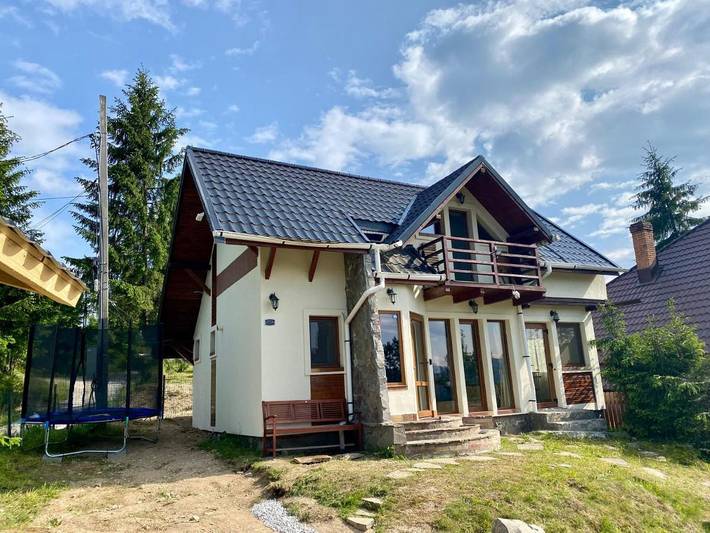 Gîte pour 6 personnes, avec Balcon et Terrasse ainsi que Jardin et Vue dans Dorna-Arini