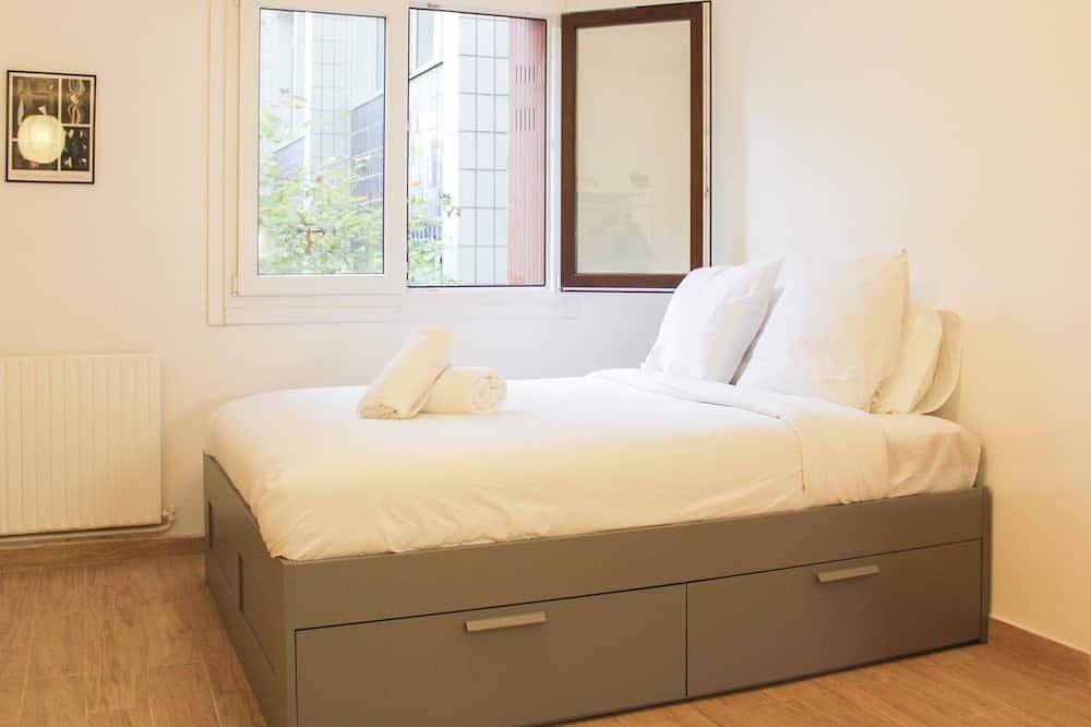 Entire apartment, Bright studio in Pantin, perfect for couples in Pantin, Seine-Saint-Denis