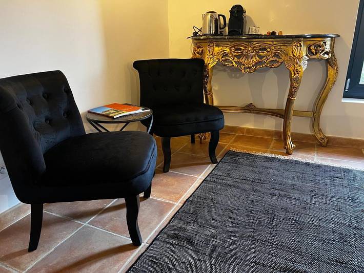 Location de vacances pour 2 personnes, avec piscine et vue ainsi que jardin et terrasse à Saint-Christol-de-Rodières - 4