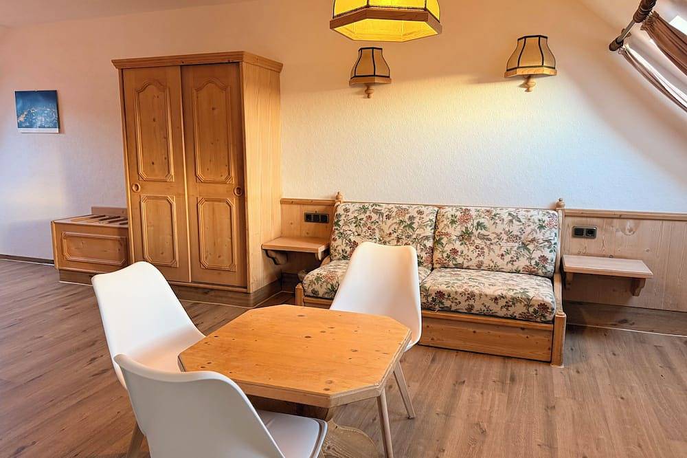 Ganze Wohnung, In & Out Boardinghaus Komfort for four Zimmer in Zweifall, Stolberg