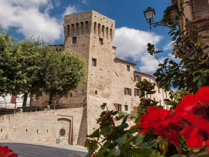Agriturismo per 6 persone, con terrazza in Provincia di Fermo