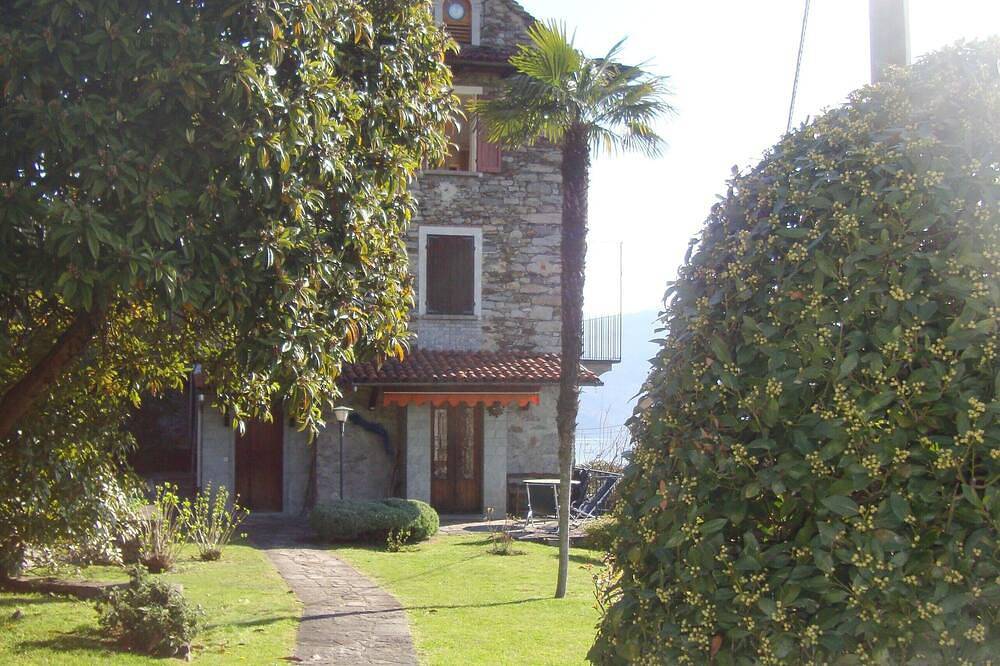 Casa Del Personaggio Lago Maggiore in Comune di Oggebbio, Lago Maggiore (Piemonte)