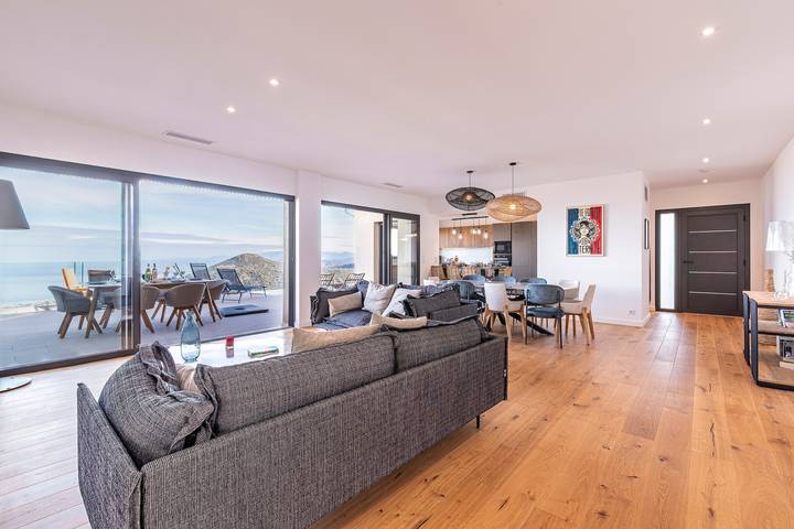 Location de vacances pour 10 personnes, avec jardin ainsi que terrasse et piscine à Santa-Reparata-di-Balagna - 2