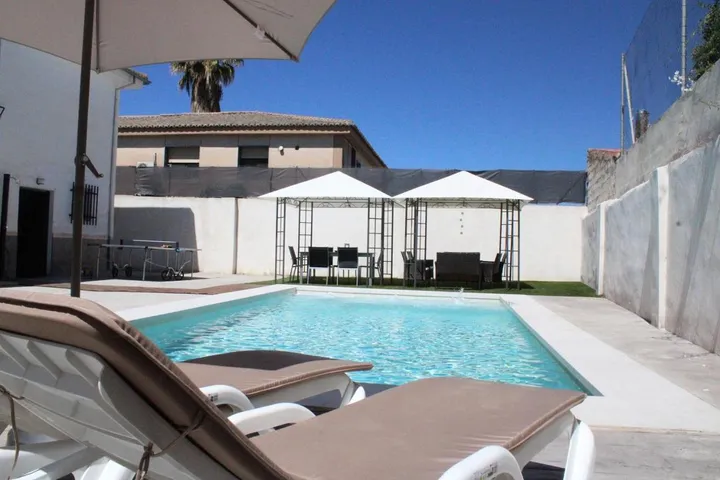 Maison de vacances pour 8 personnes, avec piscine et jardin, animaux acceptés - 1