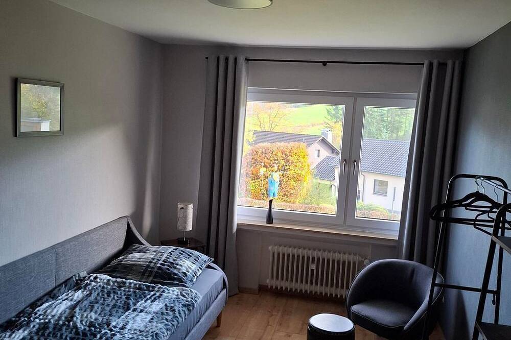 Ganze Wohnung, Ferienwohnung \"Im Wiesenrain\" - Appartement/Fewo, Dusche, Wc, Terrasse in Hausen (Wied), Mittelrhein