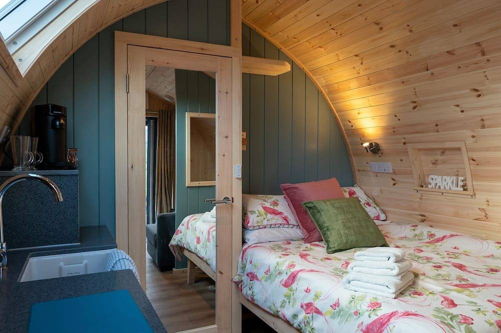 Luxury Glamping Pod with underfloor heating, on a working farm (Dog-friendly) in Lake District