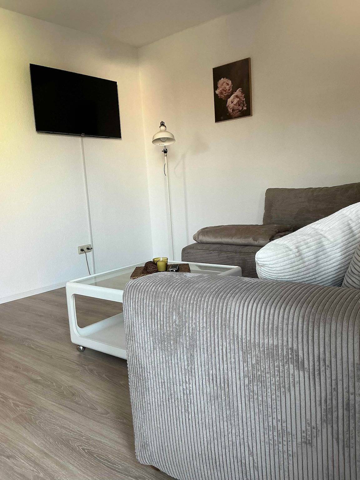 Entire apartment, Apartment 'Elke' with Shared Terrace, Private Garden and Wi-Fi in Wiek, Ruegen