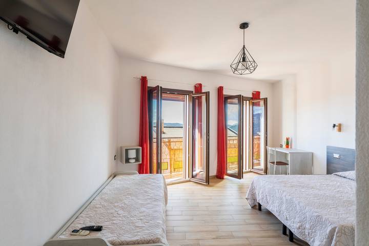Camera tripla con bagno privato in Jerzu, Barbagia