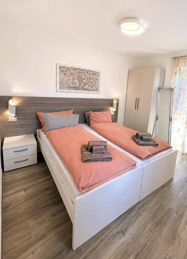 Ferienhaus für 6 Personen, mit Ausblick und Seeblick sowie Terrasse, mit Haustier in Tremosine - 3