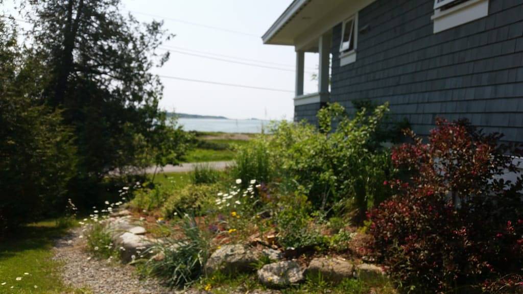 Waterfront Downeast Retreat in der Pigeon Hill Bay in Steuben in Washington County (Maine)