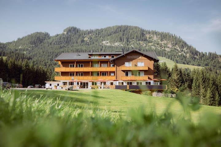 Hotel für 4 Personen, mit Balkon und Terrasse sowie Garten und Sauna im Kleinwalsertal