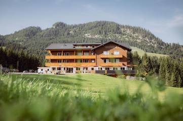 Hotel für 3 Personen in Mittelberg, Kleinwalsertal, Bild 1