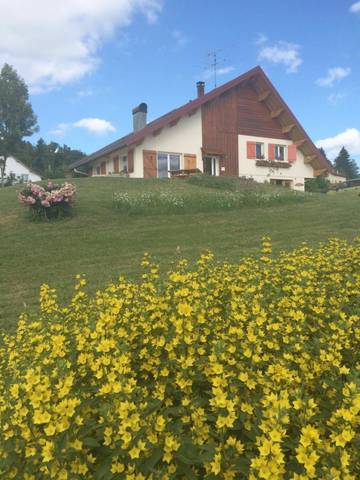 Cottage pour 4 personnes, avec jardin et vue à Les Fourgs