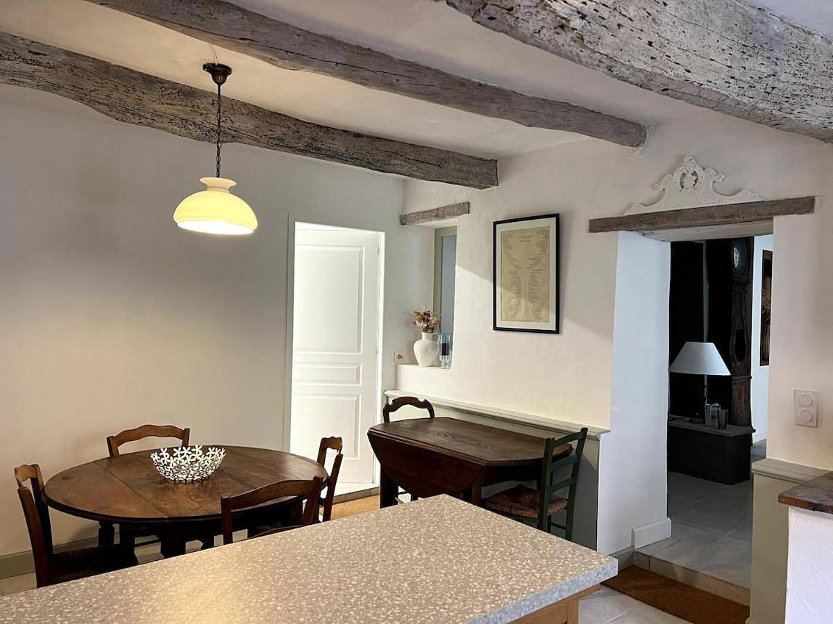 La maison près de la fontaine in Villedieu, Vaucluse