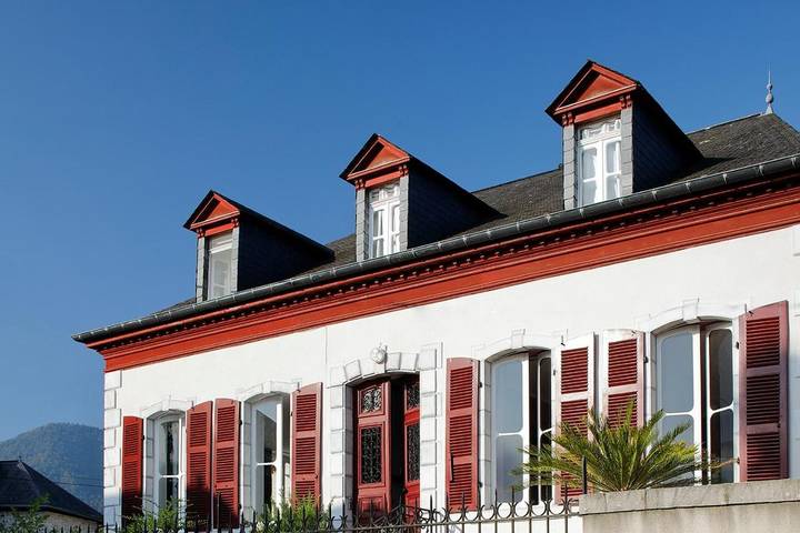 Location de vacances pour 4 personnes, avec Terrasse ainsi que Jardin et Piscine à Arudy