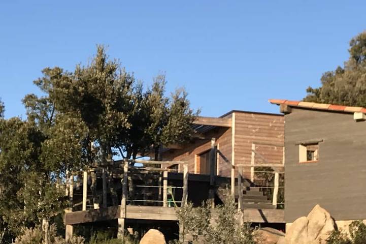 Gîte pour 2 personnes, avec piscine et terrasse en Corse-du-Sud