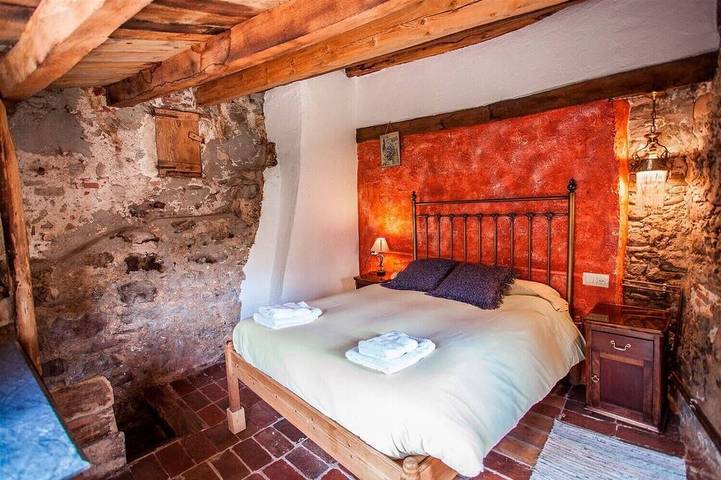 Alte restaurierte Mühle mit 2 Schlafzimmern und beheiztem Gemeinschaftspool in Riudaura, Garrotxa