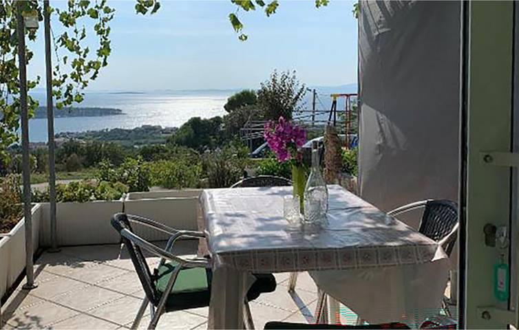 Ferienwohnung für 2 Personen, mit Garten und Terrasse, mit Haustier in Banjol