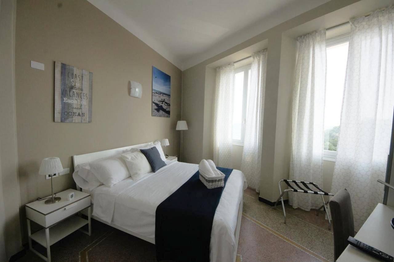 Luna Rooms in Bagni Olimpia, Savona