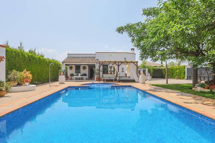 Chalet para 4 personas, con jardín en Marchena