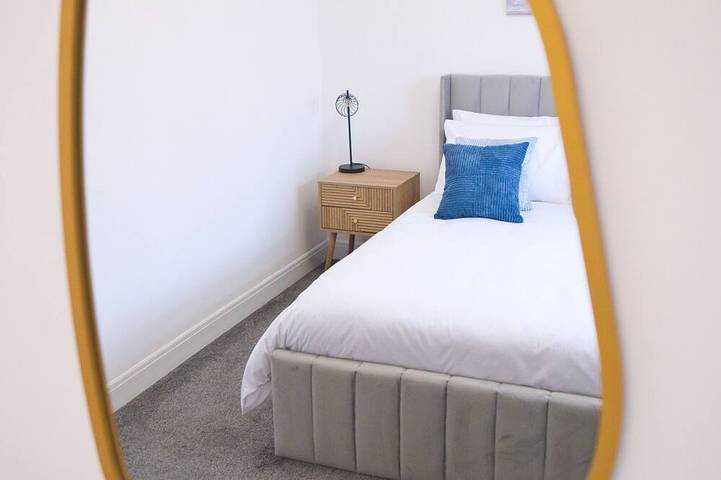 The Southfield Stay - Beautiful, Spacious, Modern Home in Westhoughton, Bolton