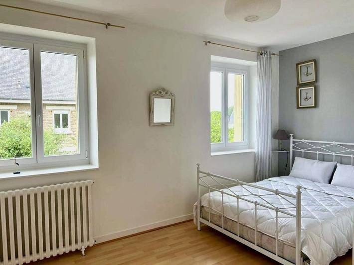 Location de vacances pour 10 personnes, avec vue ainsi que jardin et terrasse, animaux acceptés dans Plage Pors Carn - 2