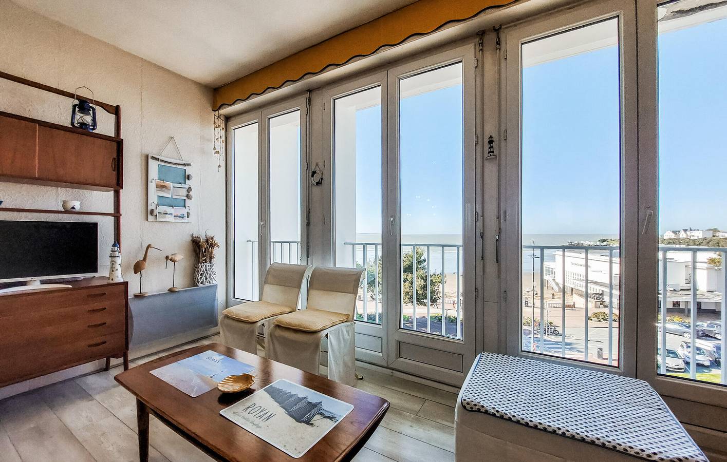Ganze Ferienwohnung, Apartment mit Meerblick, WLAN, Parkplatz und Waschmaschine – 1,5 km zum Strand in Pontaillac, Royan