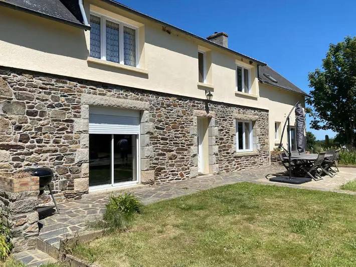 Location de vacances pour 10 personnes, avec jardin à Moustéru