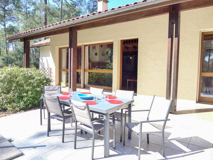 Location de vacances pour 6 personnes, avec terrasse et jardin dans Golf de la Méjanne - 3