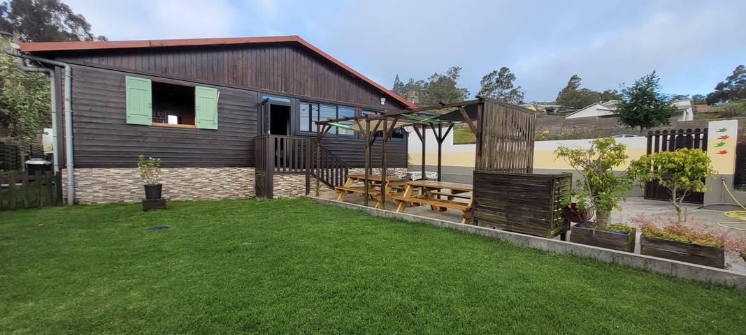 Gîte pour 14 personnes, avec jardin et balcon