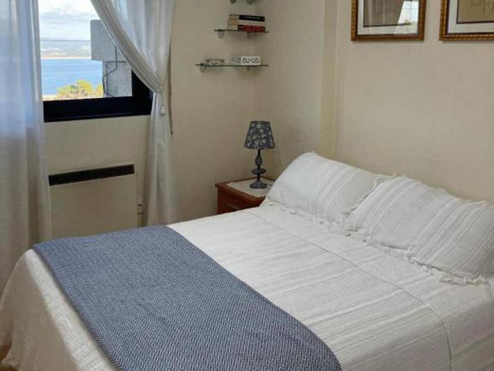 Apartamento para 8 personas, con jardín además de piscina y vistas en San Vicente do Mar
