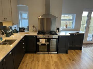 Holiday Apartment for 6 People in Stoke-on-Trent, West Midlands, Photo 2