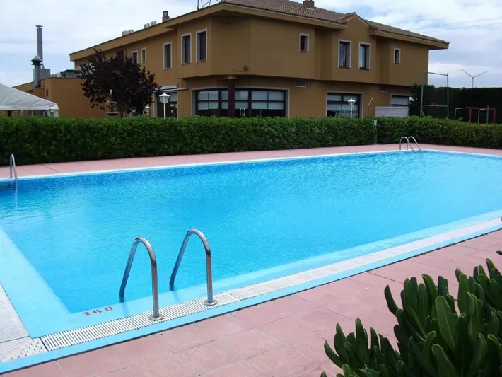 Hotel para 10 personas, con terraza y jardín - 1