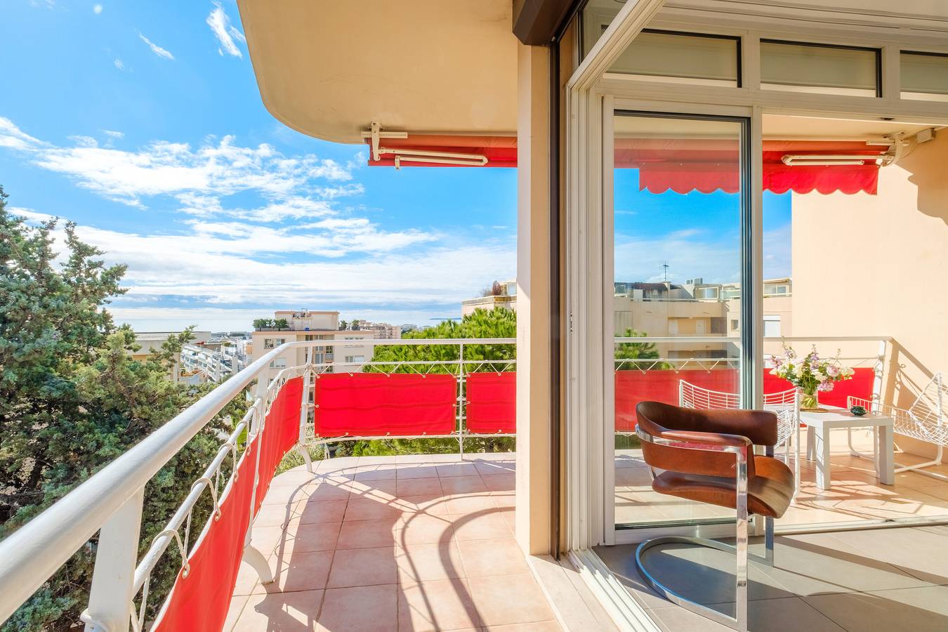 Apartamento entero, Les Amandiers 1 dormitorio con vistas al mar y a la montaña in Cagnes-sur-Mer, Region de Cannes
