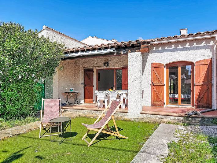 Location de vacances pour 4 personnes, avec terrasse et jardin dans Les Lecques