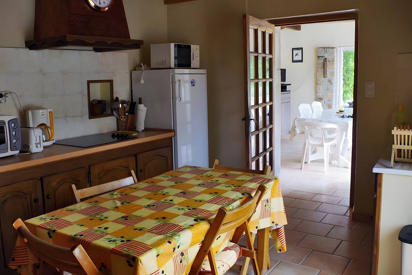 Gîte de la Troulière : Vue sur le lac, terrasse privée et jardin privatif in Banne, Parc national des Cévennes